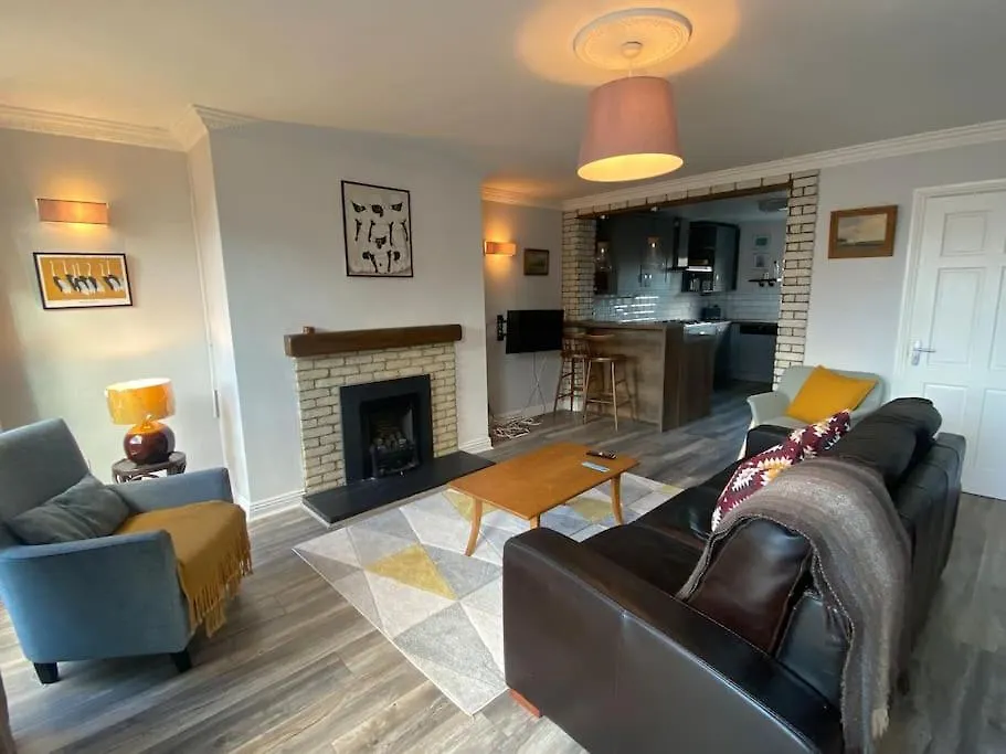 Central, Comfortable And Spacious 4 Bed Duplex Dublin