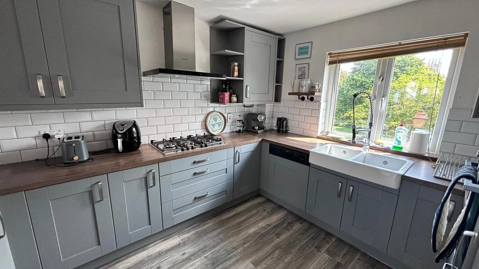 Central, Comfortable And Spacious 4 Bed Duplex Dublin 0*,